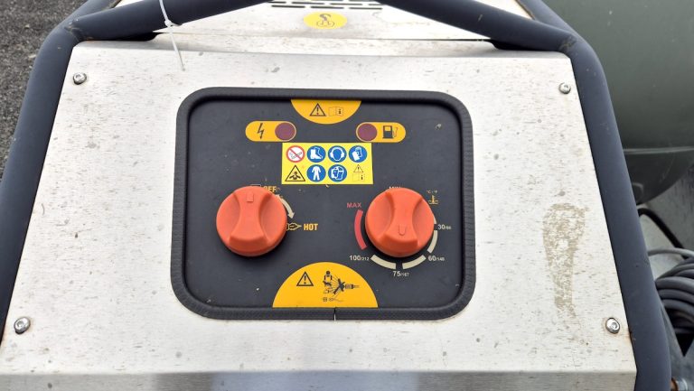 hot water pressure washer for hire- detail